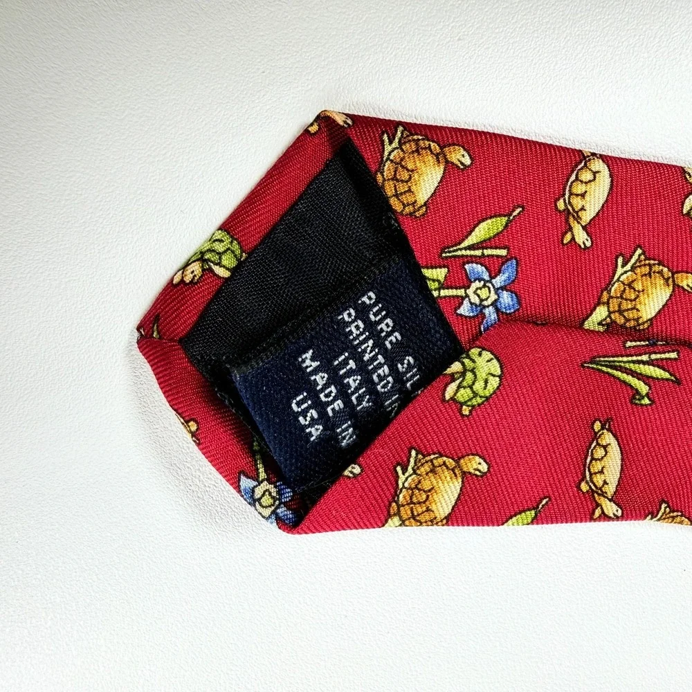 Brooks Brothers Makers Tie Silk Printed In Italy Red Turtle Novelty Silk Necktie